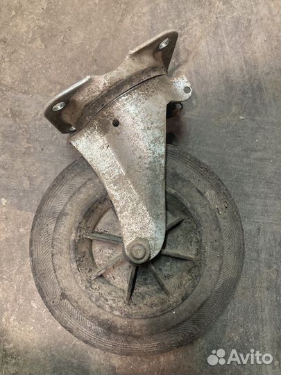 Колеса для промышленных тележек