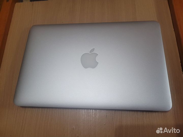 Apple MacBook Air 11 2011