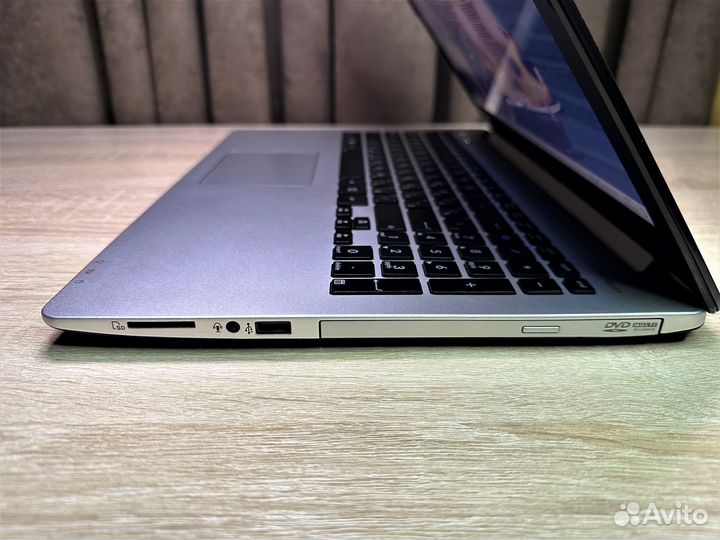 Игровой ноутбук asus/2видеокарты/4gb/500gb