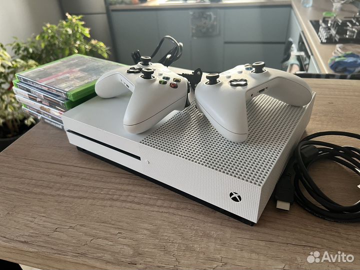 Xbox One s 1tb с играми