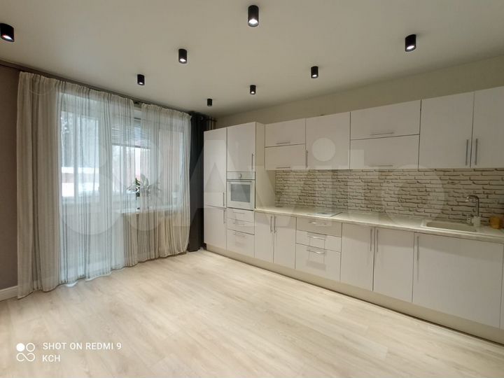 3-к. квартира, 64 м², 1/9 эт.