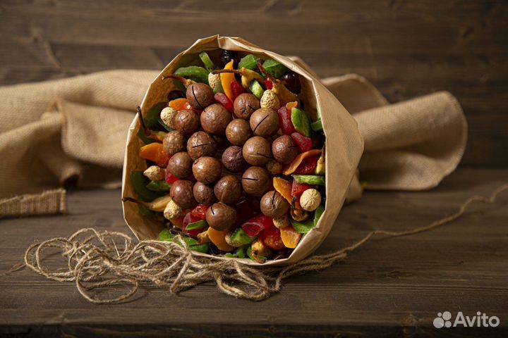 Букет сухофруктов и орехов