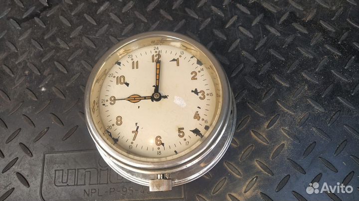 Часы карабельные