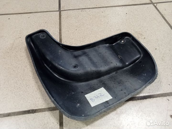 Брызговик передний правый Фабия 2 рестайлинг
