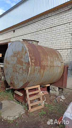 Емкость под гсм 5 кубов