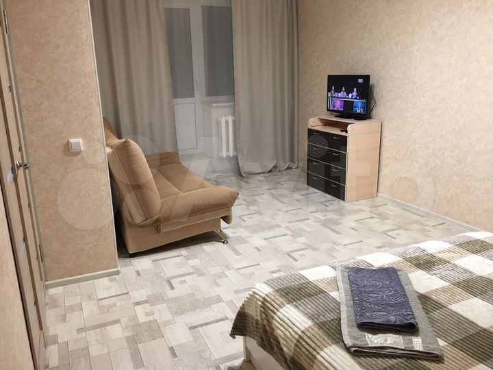 1-к. квартира, 42 м², 1/4 эт.