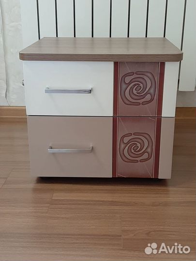 Продам комплект мебели шкаф, комод, тумба