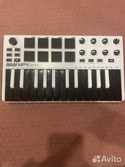 Akai MPK mini MK2 миди клавиатура