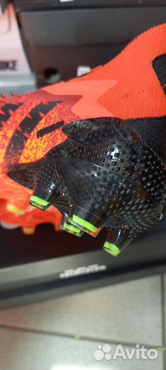 Футбольные бутсы adidas predator