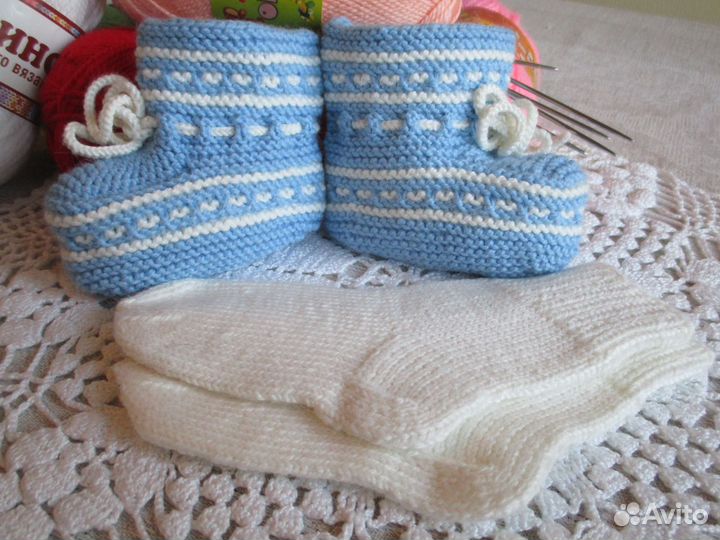 Носки и пинетки для малыша