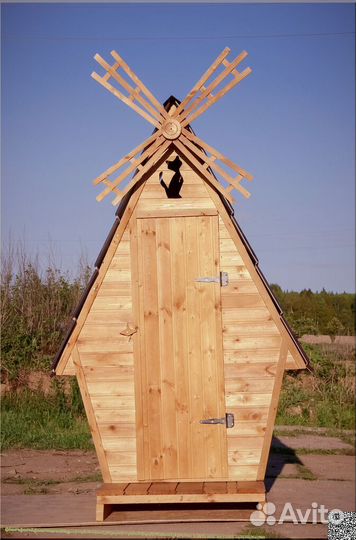 Дачный туалет деревянный