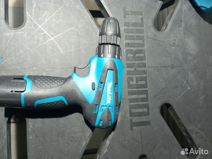 Аккумуляторная дрель шуруповерт makita 12v