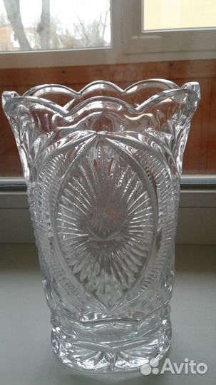 Хрустальная ваза