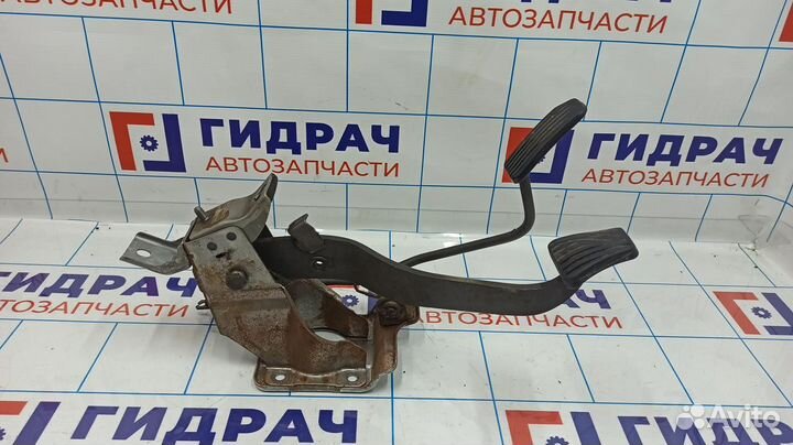 Блок педалей газ и тормоз Chevrolet Aveo 96801510