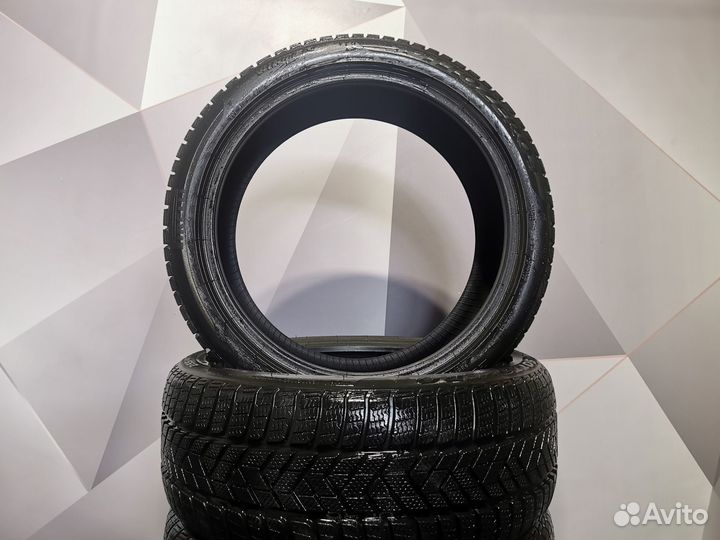 Pirelli Winter Sottozero 3 255/40 R20 и 285/35 R20 104V