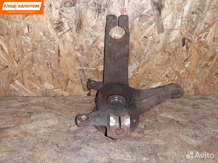 Кулак передний правый Renault Megane 2 рест