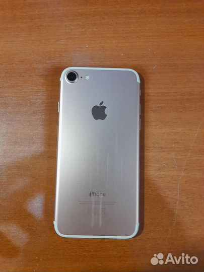 Телефон iPhone 7 rose gold 32gb