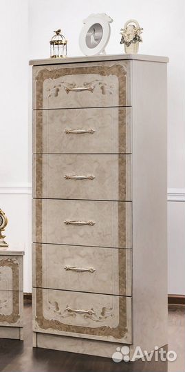 Комод высокий узкий