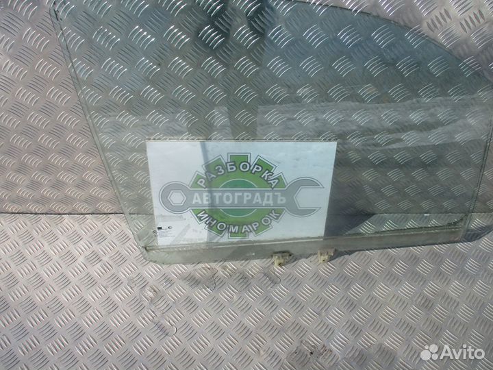 Стекло двери передней правой Hyundai Starex H1