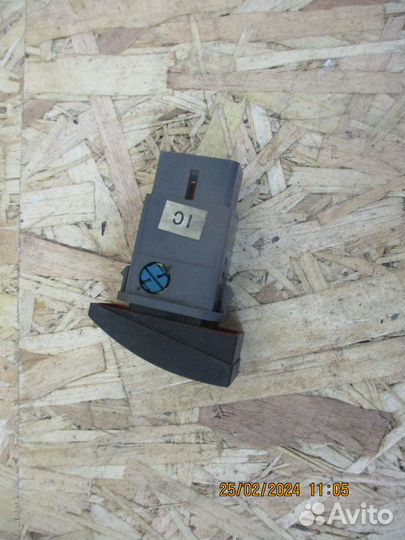 Кнопка аварийной сигнализации Шевроле Лачетти