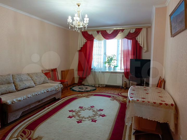 2-к. квартира, 73,5 м², 2/8 эт.