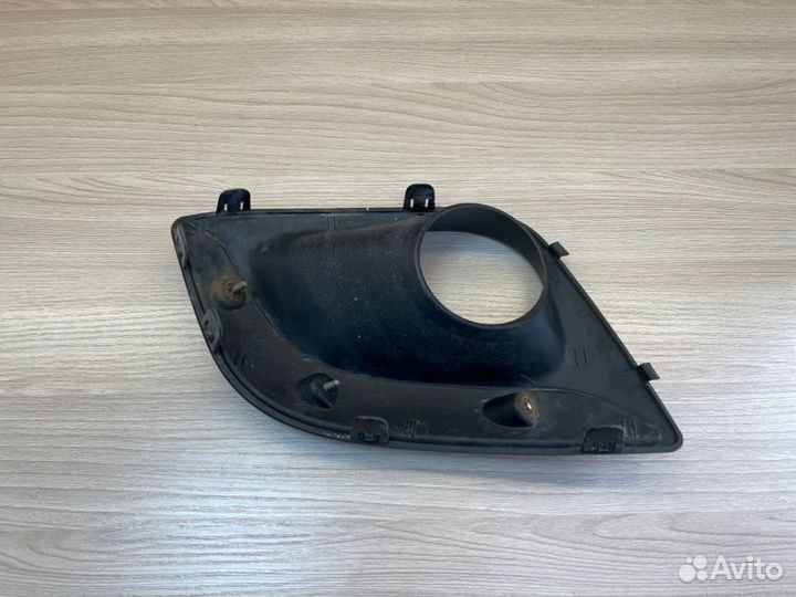 Заглушка противотуманной фары передняя левая LADA