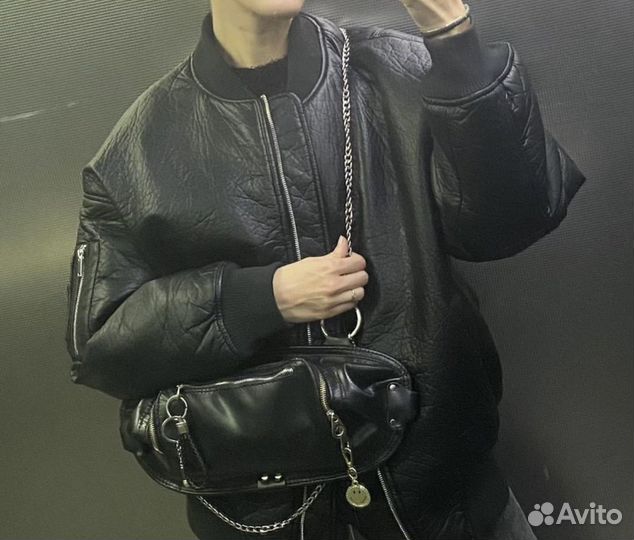 Бомбер утепленный женский