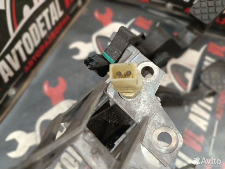 Педальный узел Volkswagen Passat B5 седан