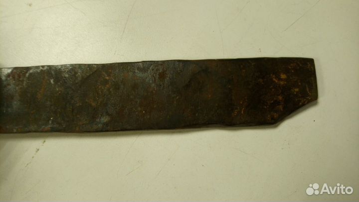 Старинный кованный затвор для ворот