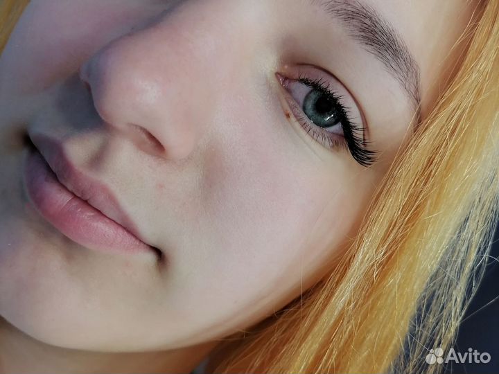 Модель на наращивание ресниц