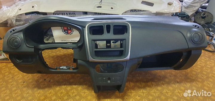 Панель (торпеда) Renault logan, sandero 2 логан 2