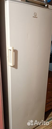 Морозильник indesit SFR 167 бу