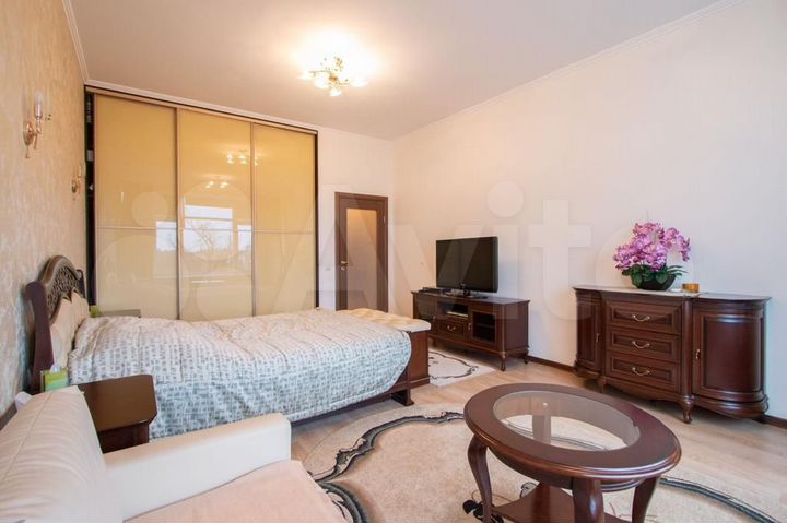 2-к. квартира, 90 м², 4/10 эт.