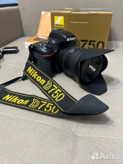 Зеркальный фотоаппарат Nikon D750 и объектив Nikko