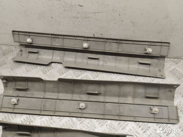 Накладки порогов левые Nissan x-trail t30