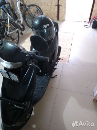 Honda dio 28. Suzuki molet