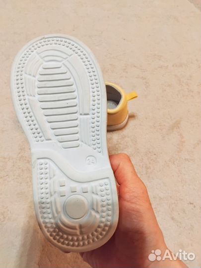 Сандалии для девочки 24 размер