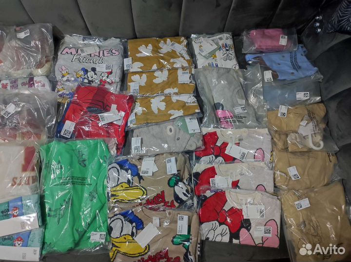 Zara H&M Massimo Oysho Calvin Klein Tommy Hilfiger