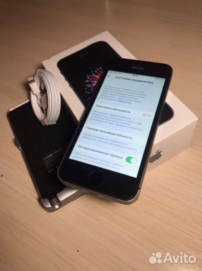 iPhone SE, 32 ГБ