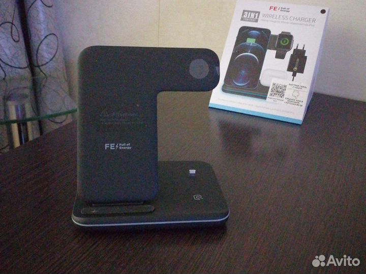 Беспроводное зарядное устройство 3 в 1