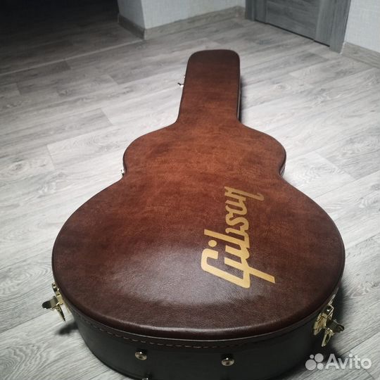 Кейс Gibson для гитары