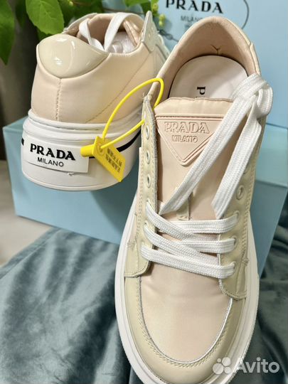 Кроссовки женские Prada