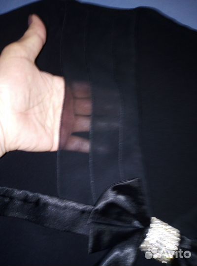 Женская нарядная футболка