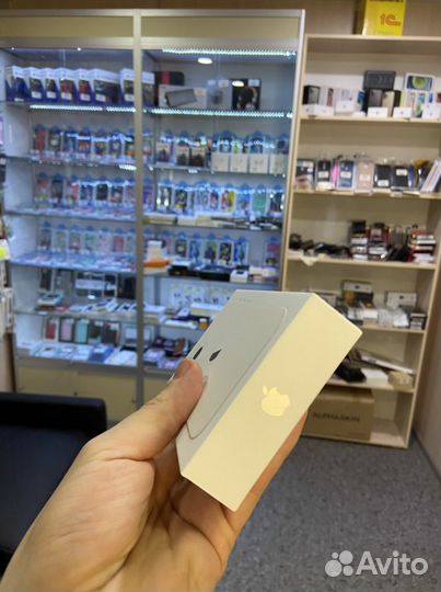 iPhone 13 128 белый