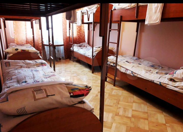 Комната 65 м², 1/2 эт.