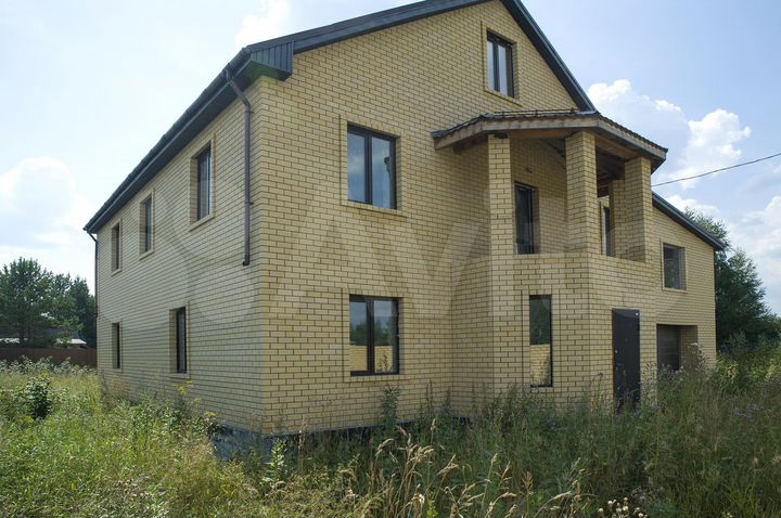 Коттедж 300 м² на участке 12 сот.