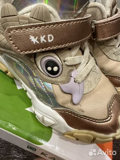 Кроссовки какаду