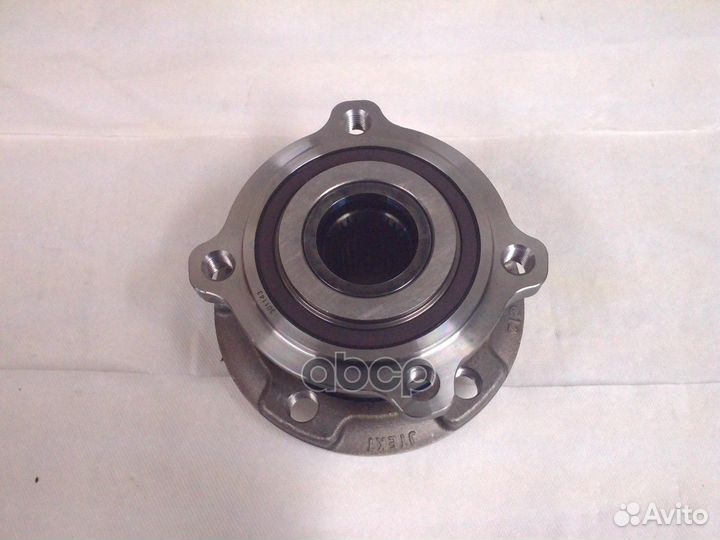 Ступица переднего колеса с подшипником 31206795