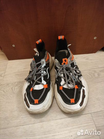 Кроссовки мужские 39