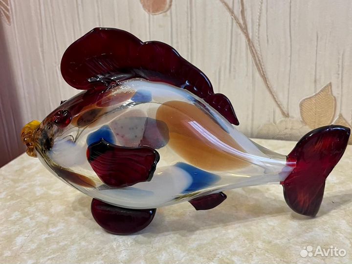 Стеклянная статуэтка. Рыбка